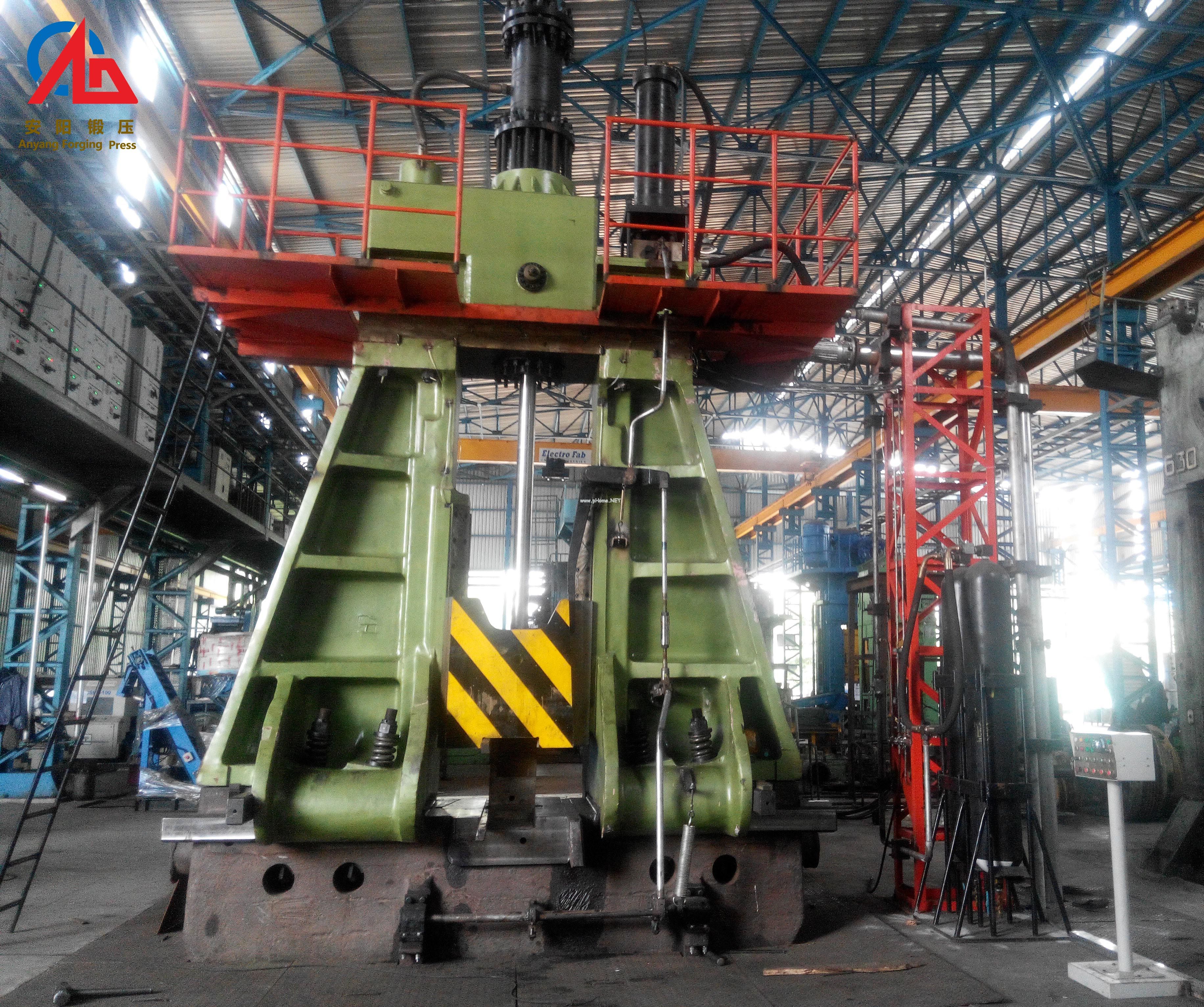 Alloy tool steel forging process and forging machine