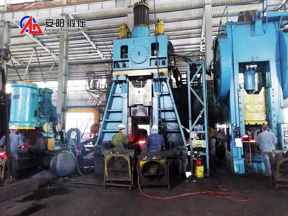 how to operate hammer forging machine safely